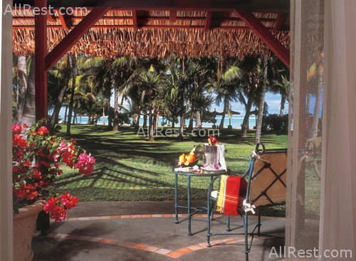 La Pirogue Hotel 10